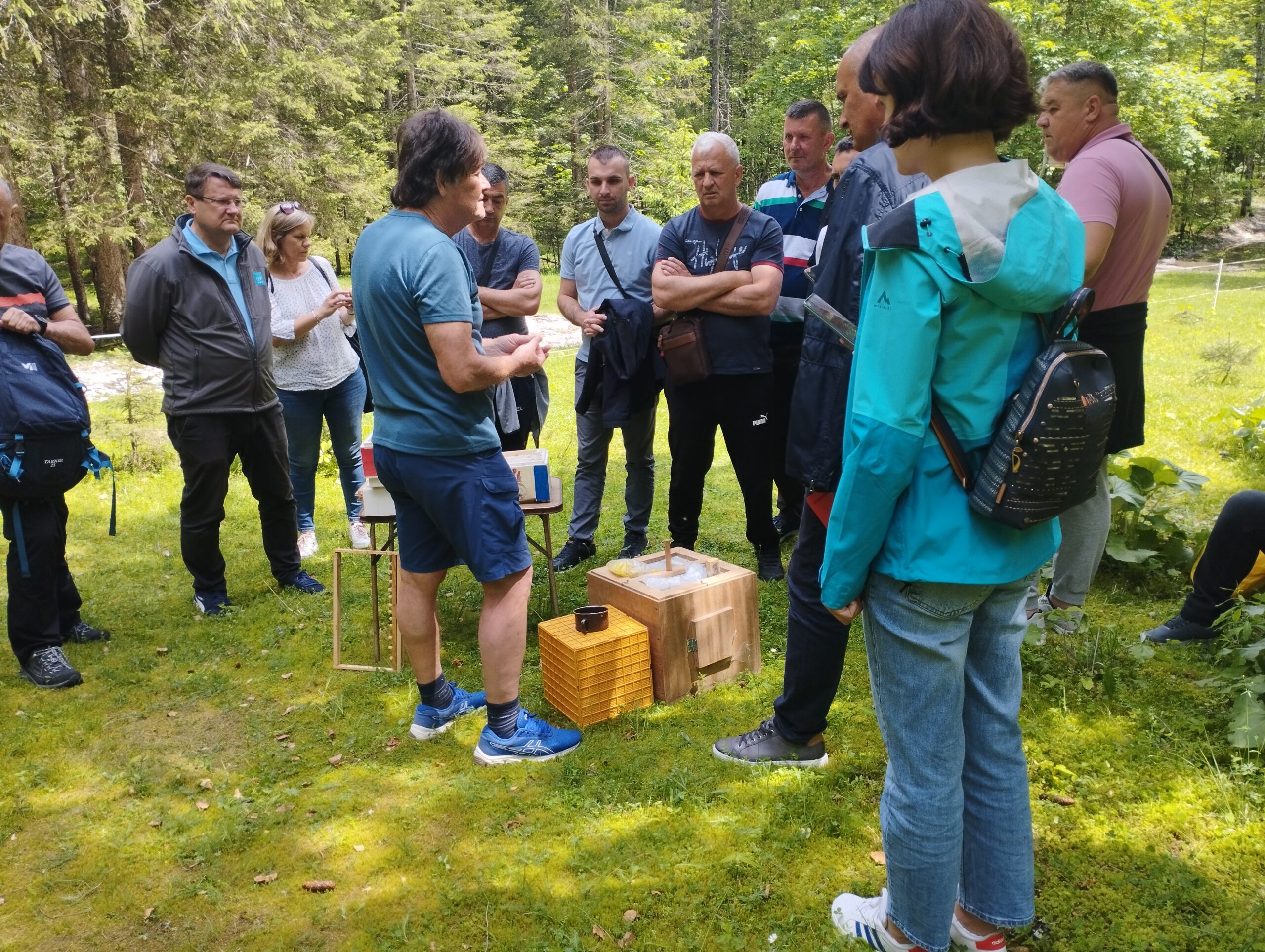 Praktično usposabljanje čebelarjev žrtev min v Sloveniji